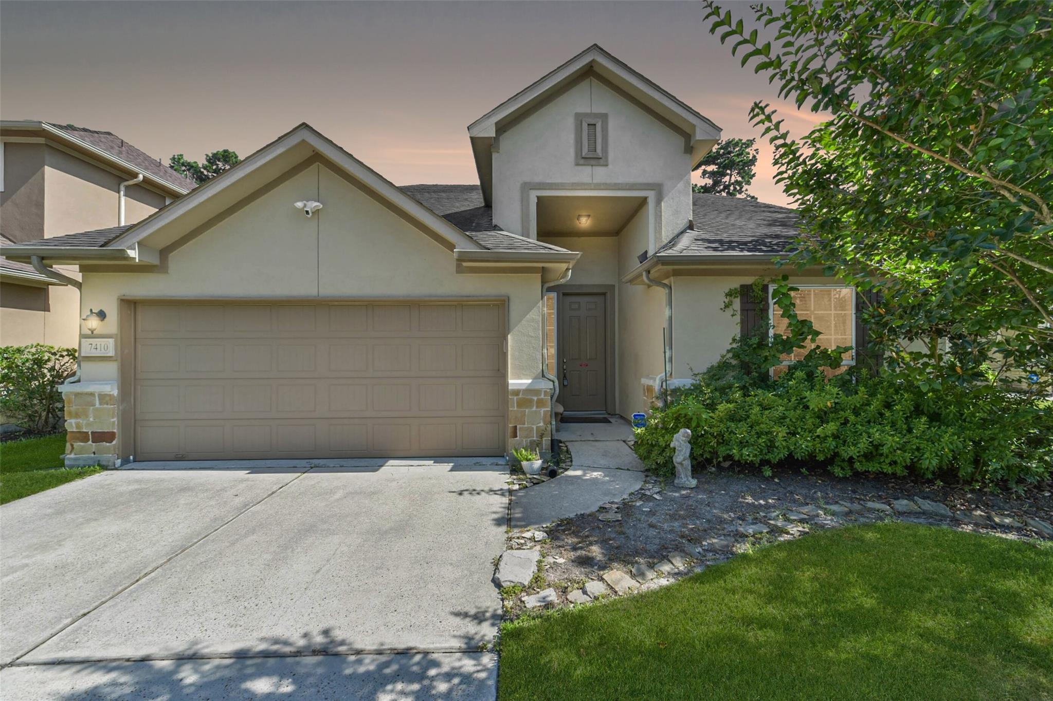 7410 Lynnbrook Falls Lane — photo