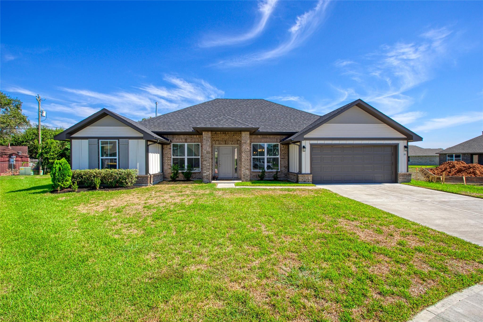 10 Gemstone Court — photo