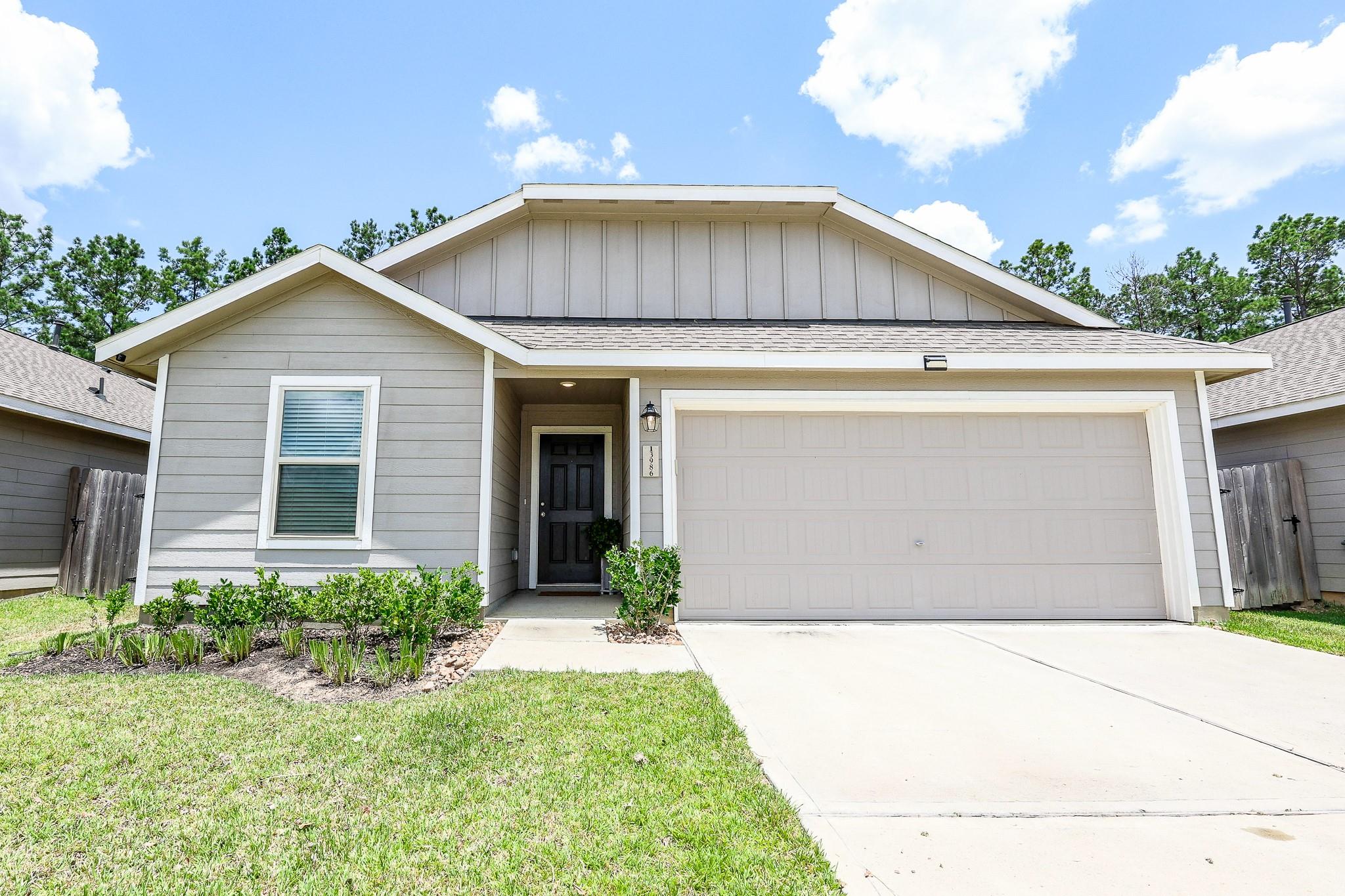 13986 Manatee Street — photo