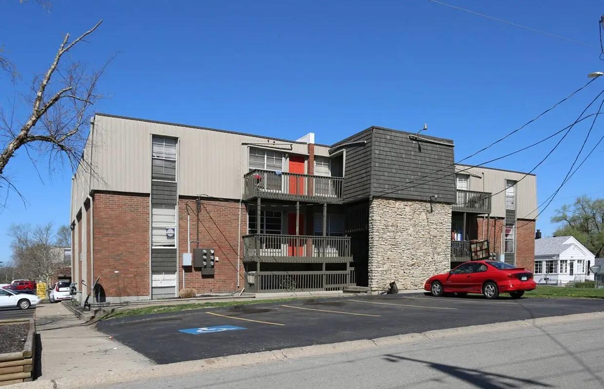 1301 S Scott Ave — photo
