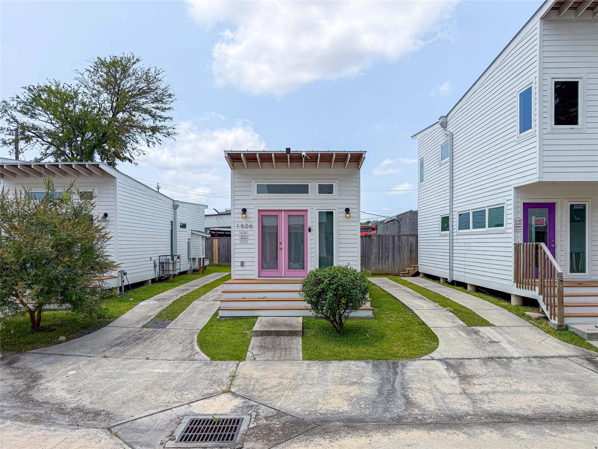 1506 Dumble Street — photo