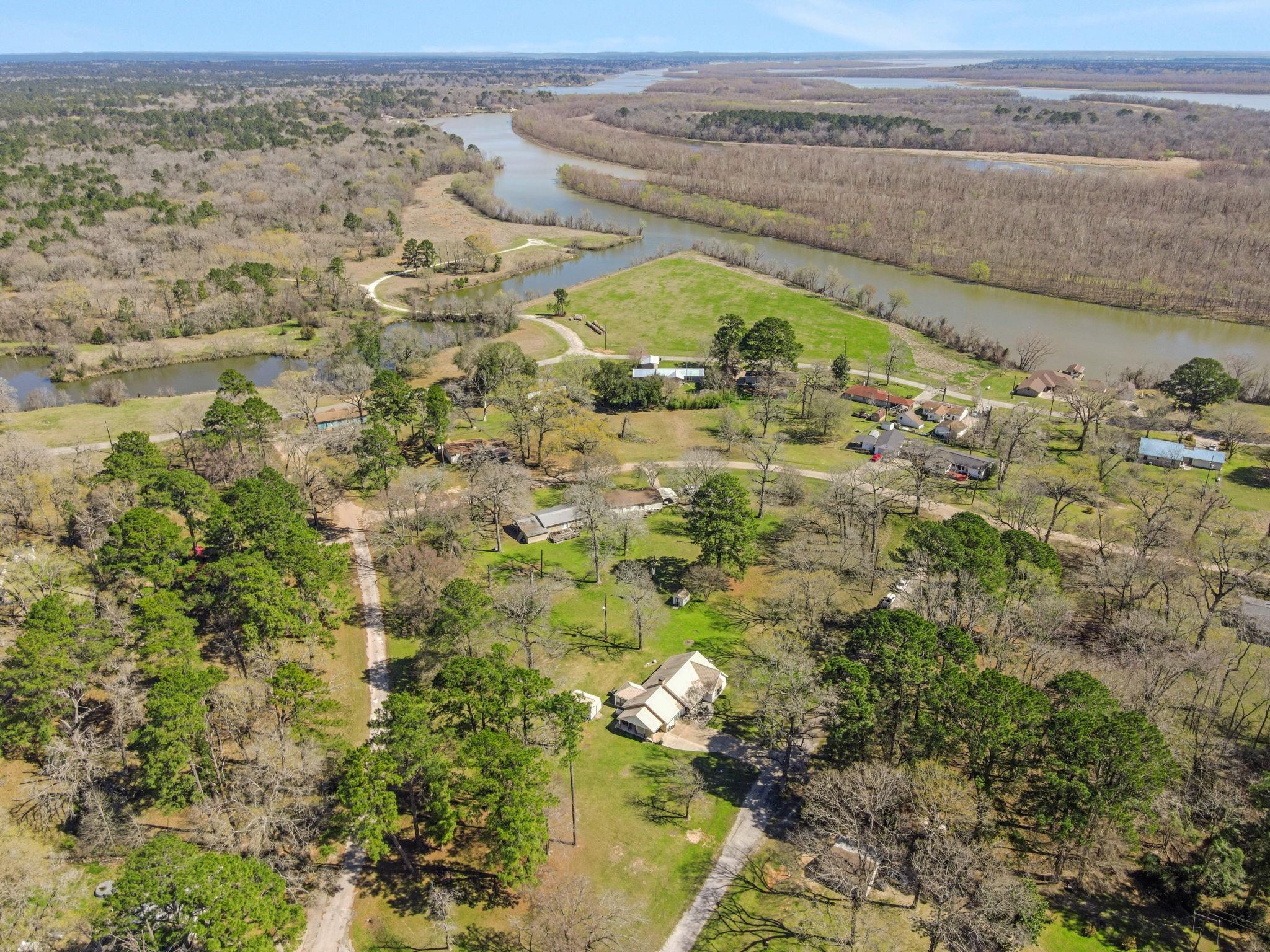 144 Thornton, Trinity, TX 75862 — photo 2