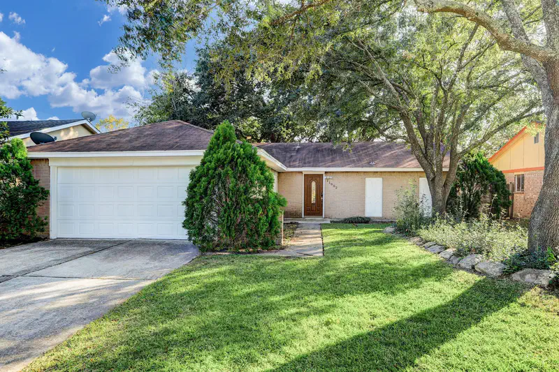 11002 Maple Rock Drive — photo