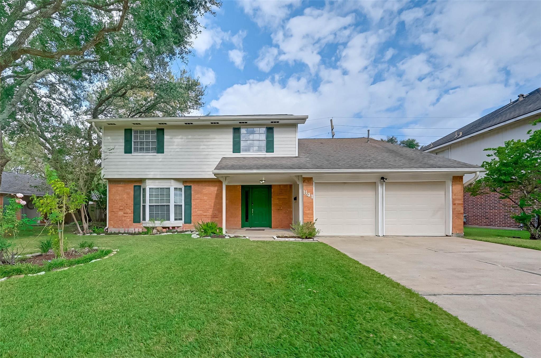 841 Lakeview Drive — photo