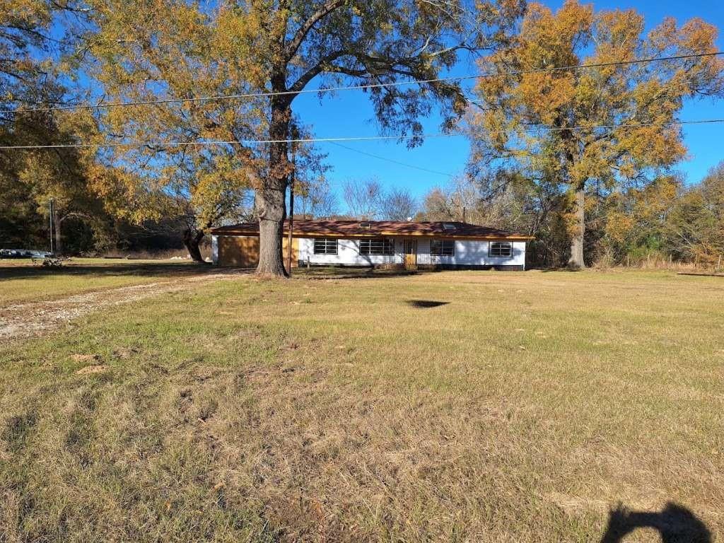 11263 FM 16 E — photo