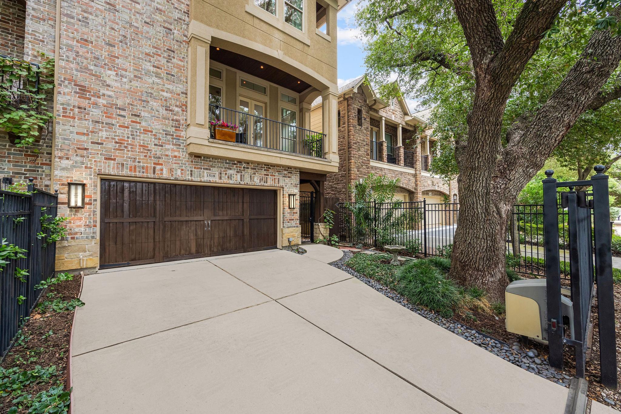 1518 W Clay Street — photo