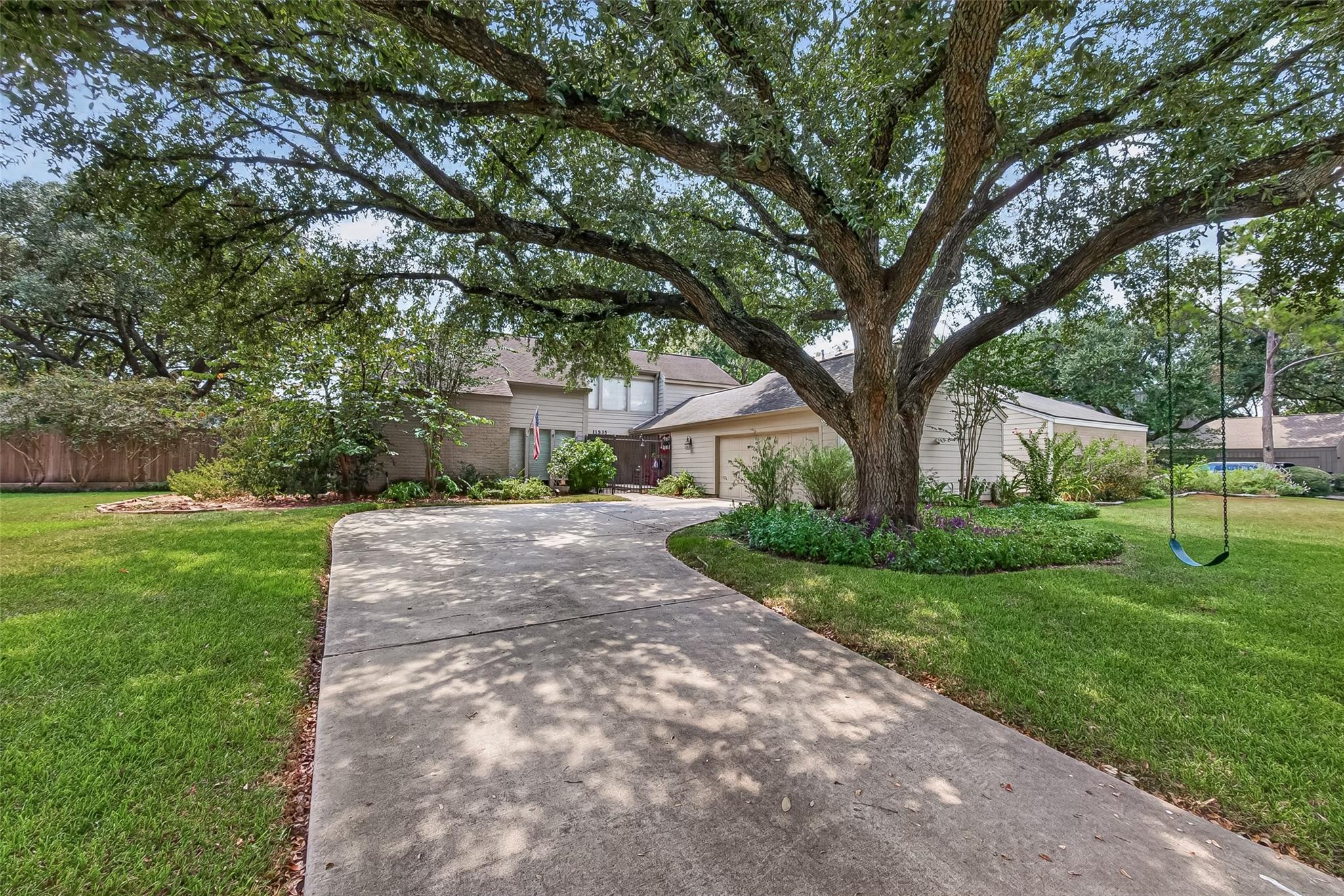 11835 Cedar Pass Drive — photo