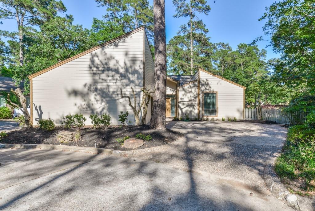 3131 Royal Crescent Drive — photo