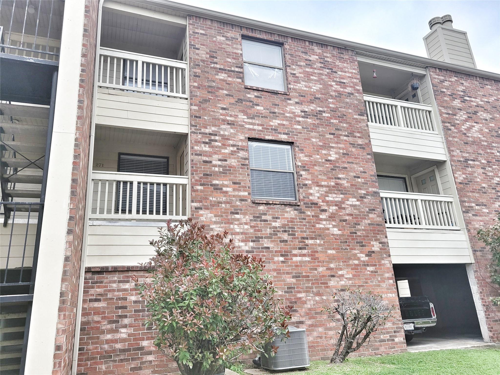 2501 Gulf Freeway #271B — photo