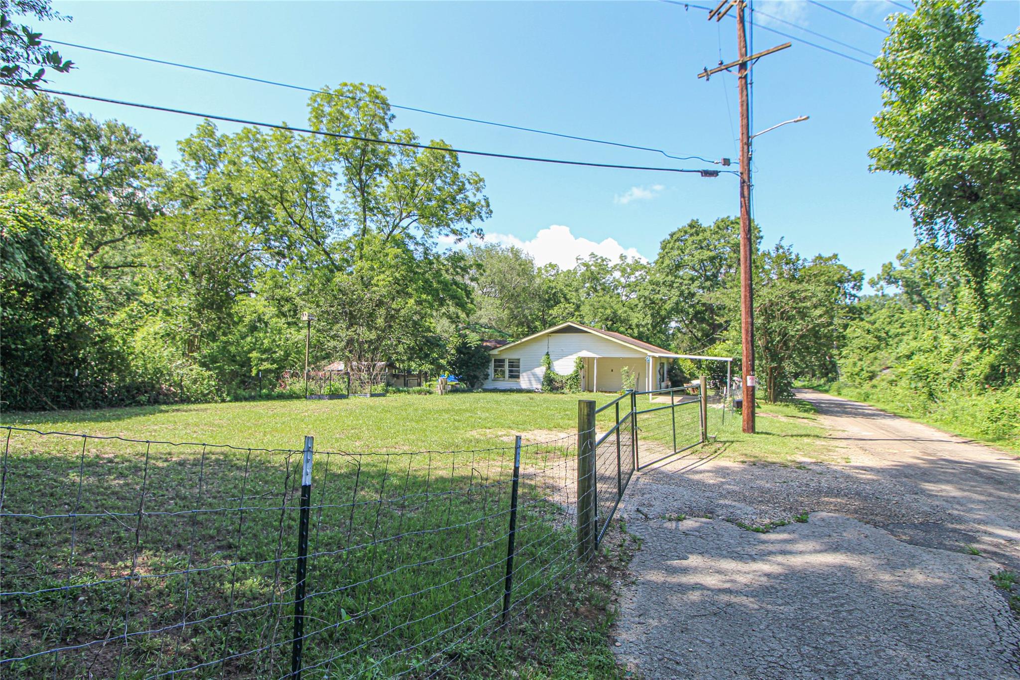 104 S Beatty Avenue — photo