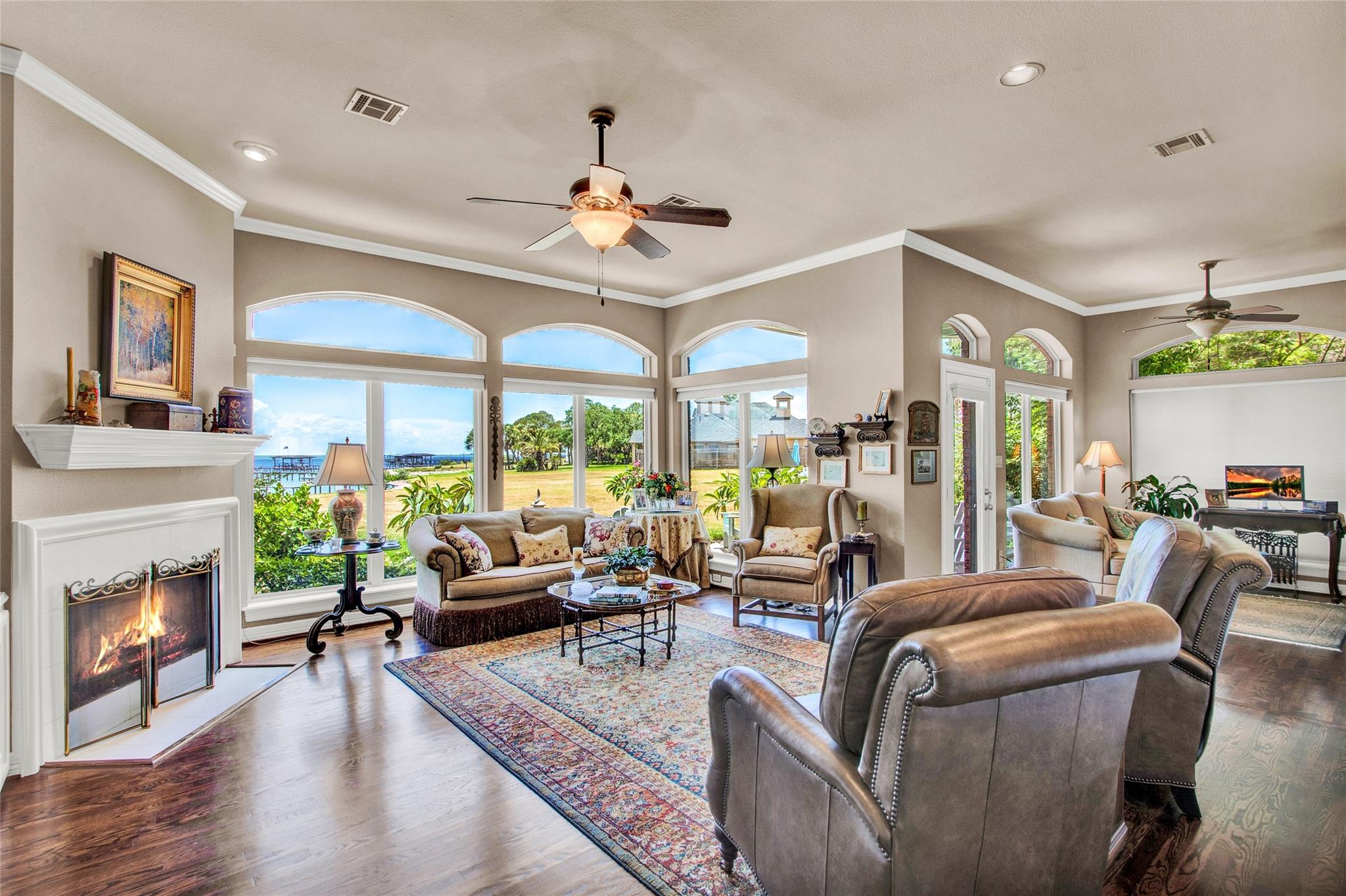 2668 E Bayshore Drive — photo