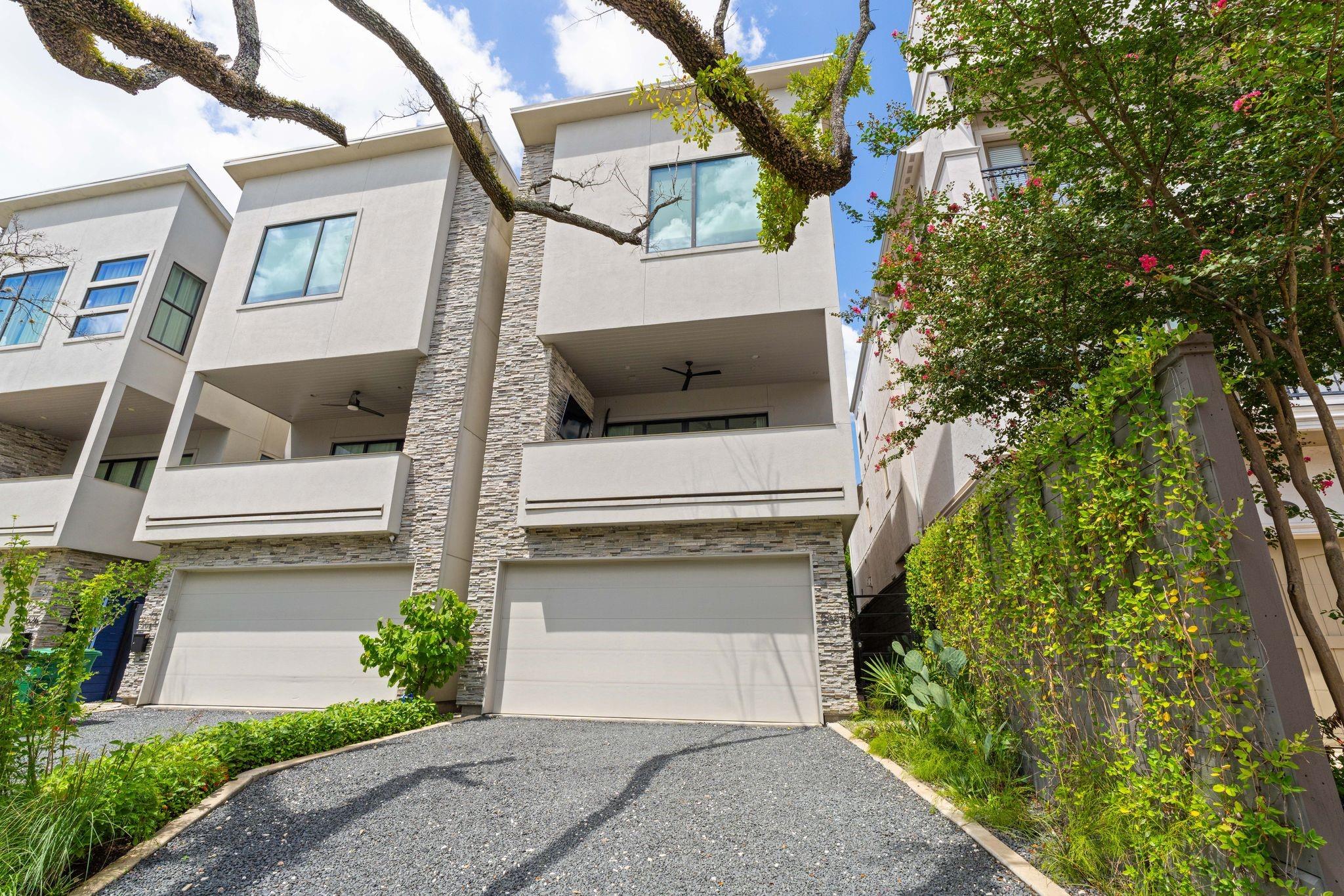 2622 Greenbriar Drive — photo