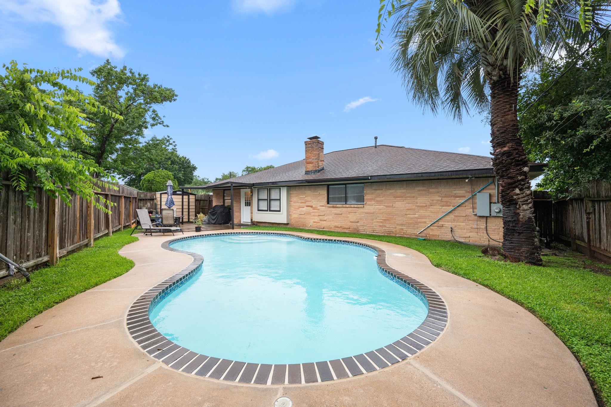 8215 Braes River Drive — photo