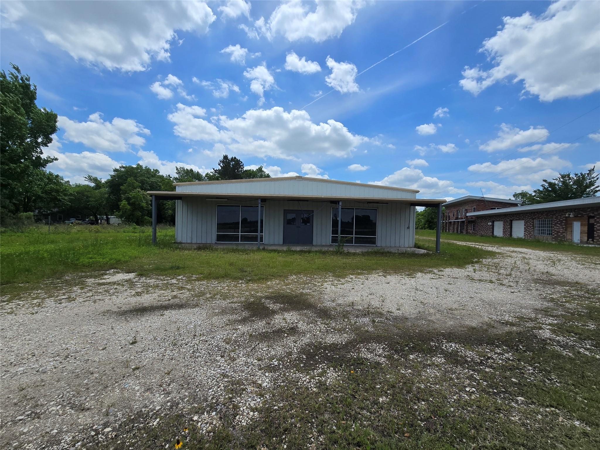 10455 FM 1960 — photo