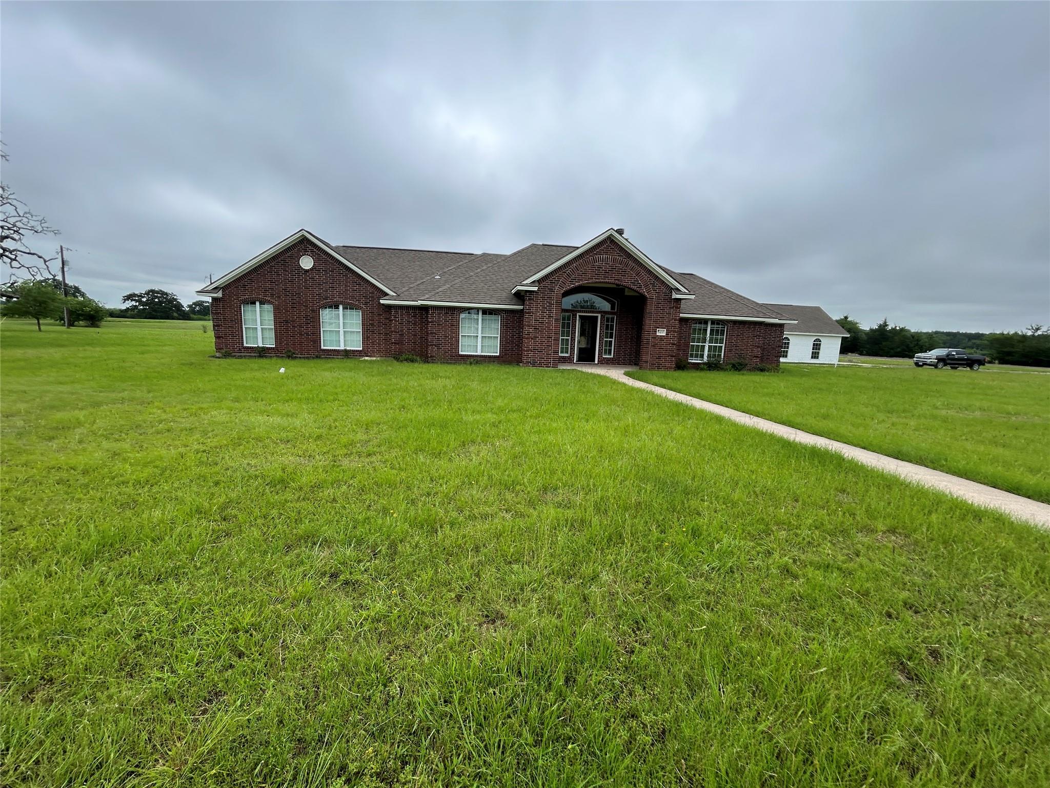 6100 Whitetail Lane — photo