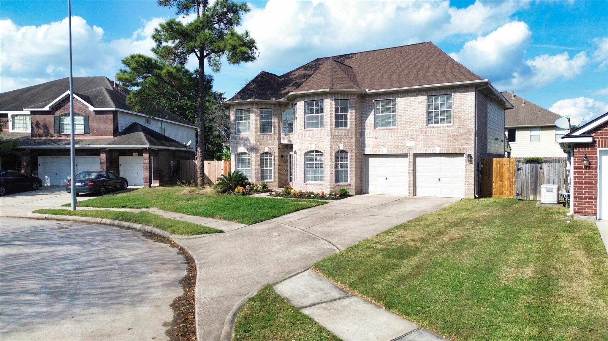 810 Flanners Court — photo