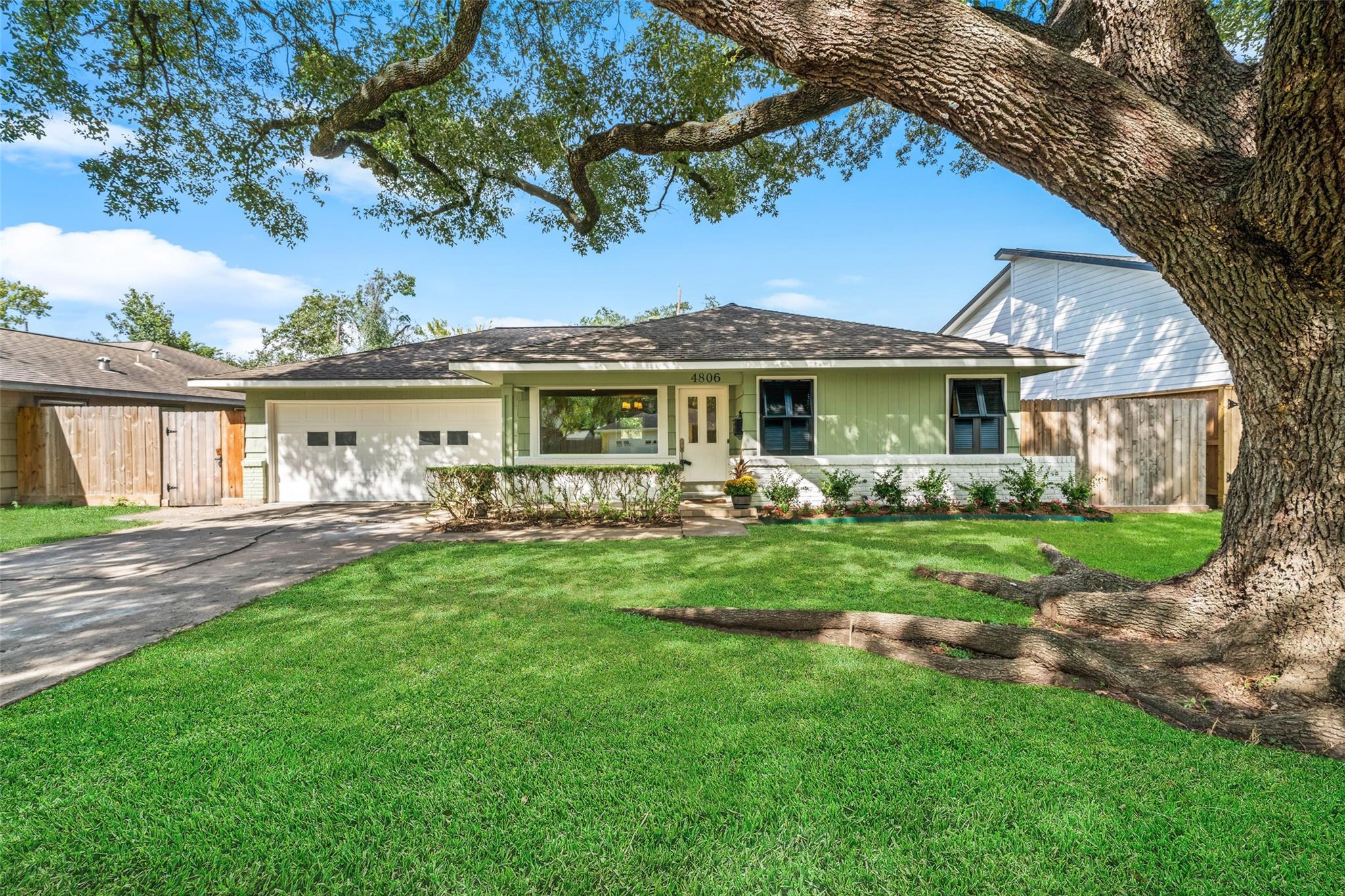 4806 Hummingbird Street — photo