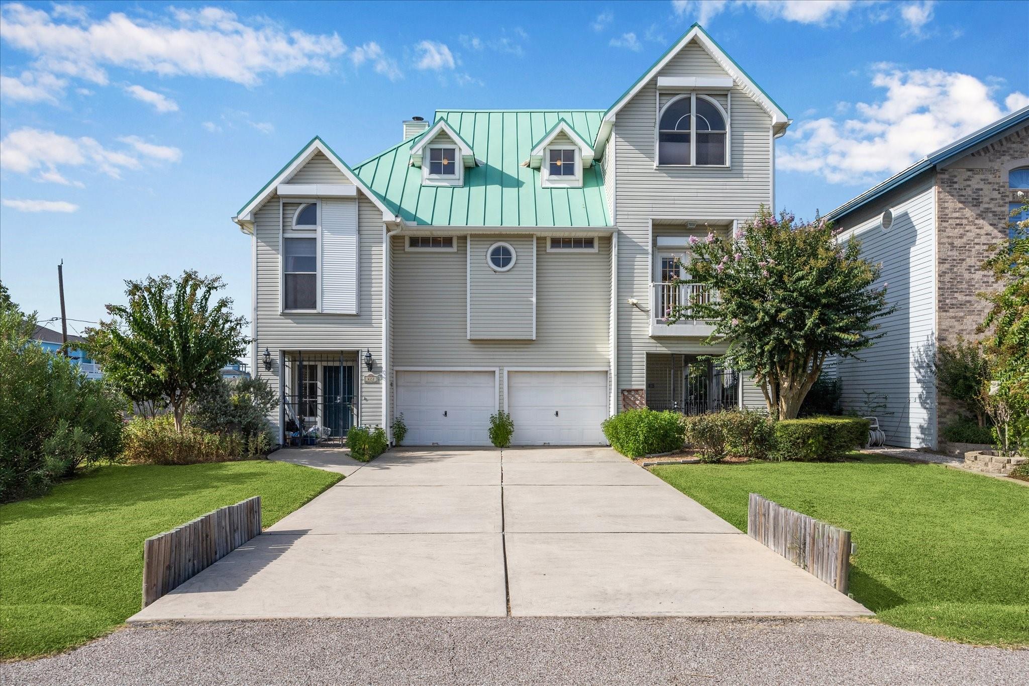 422 Bay Colony Drive — photo