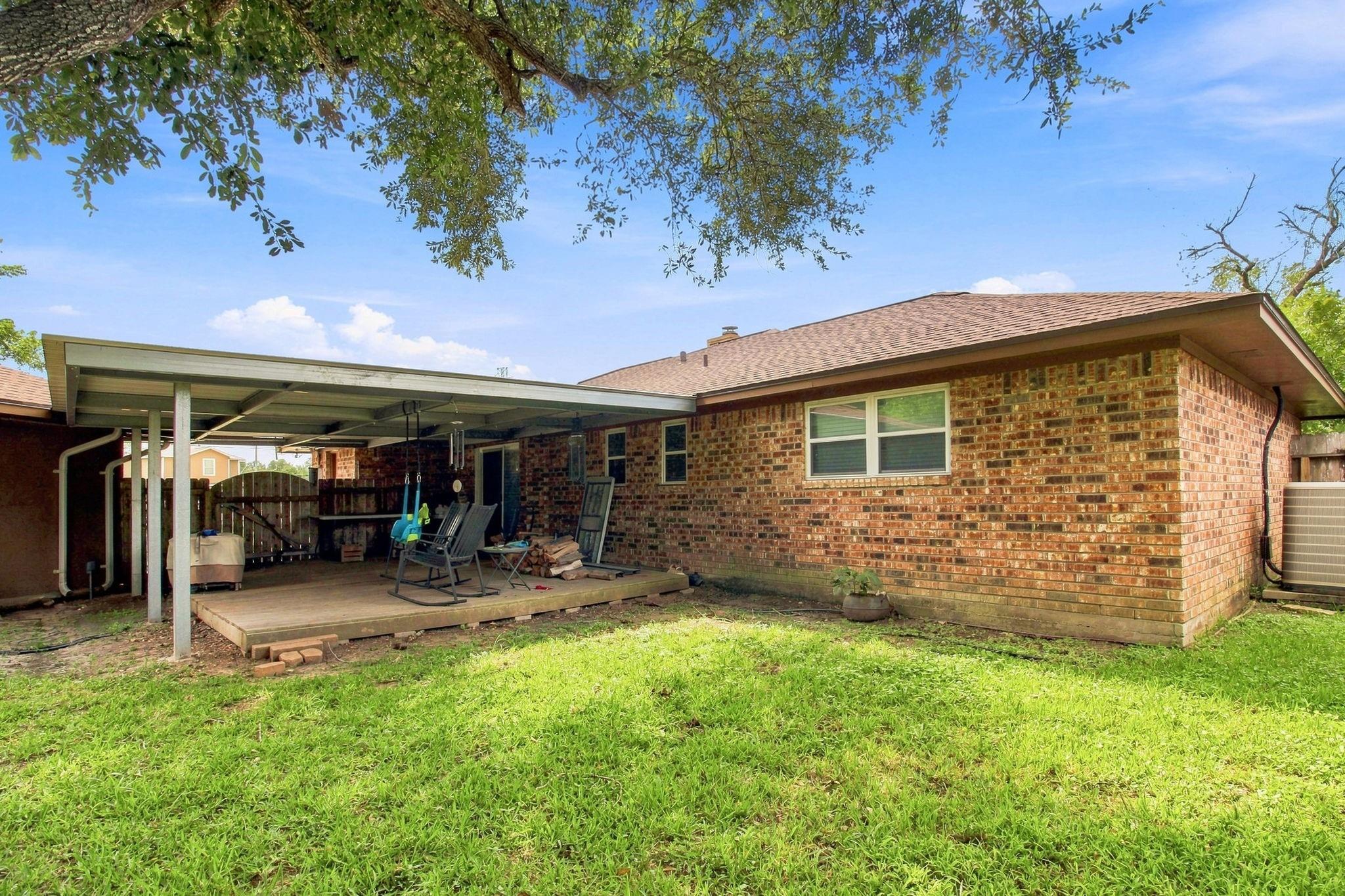 6104 fox ridge dr, ANGLETON TX 77515 — photo 2