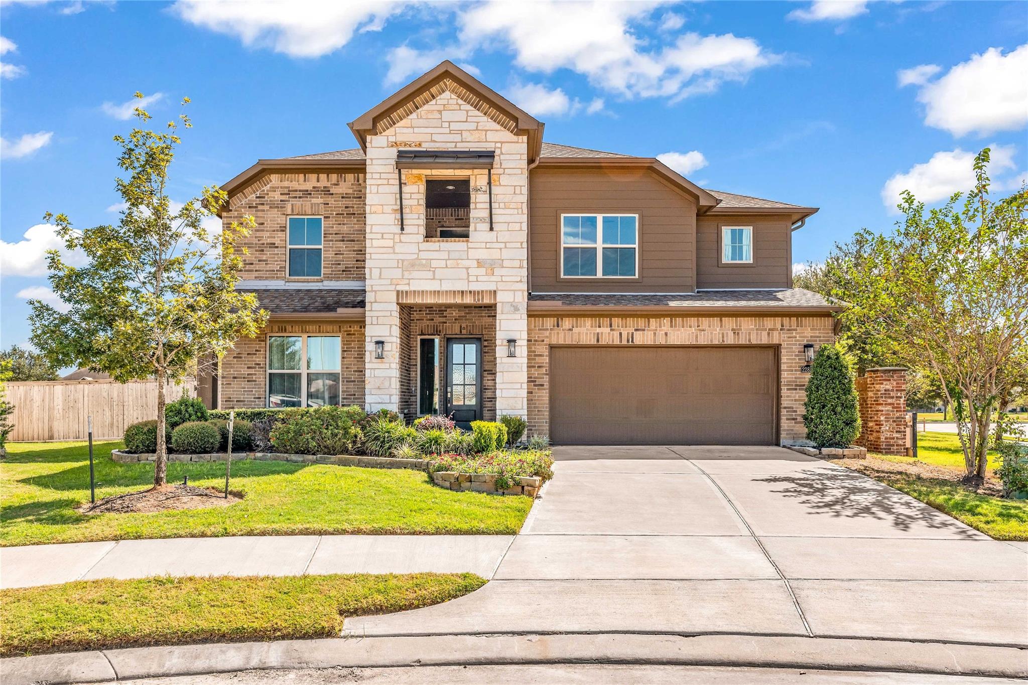 22810 Pearl Glen Drive — photo