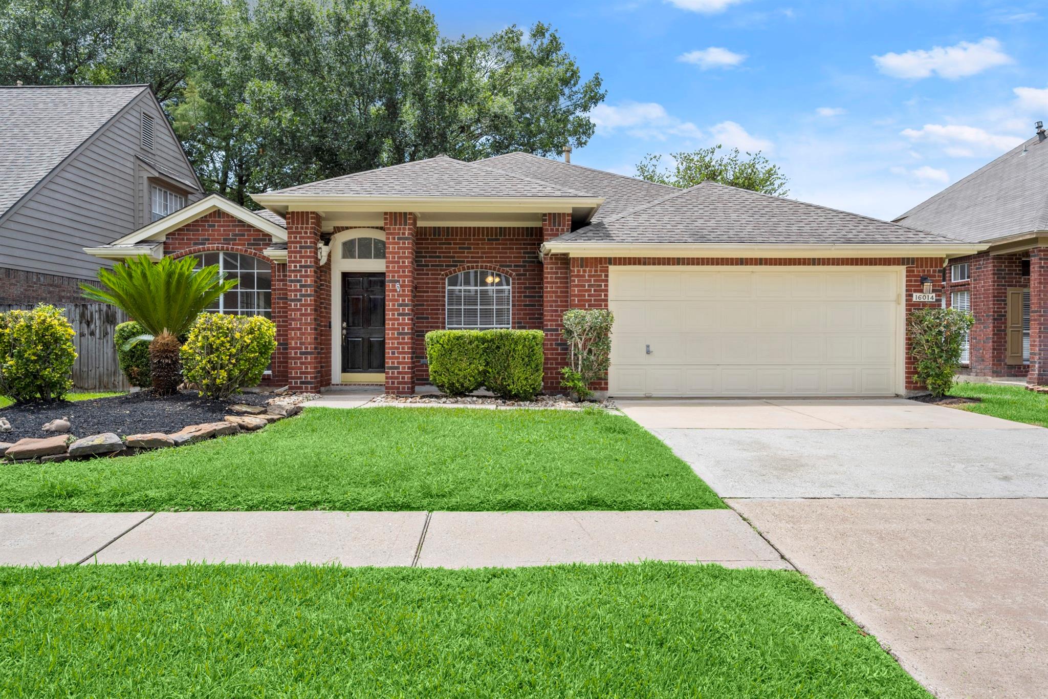 16014 Lakestone Drive — photo