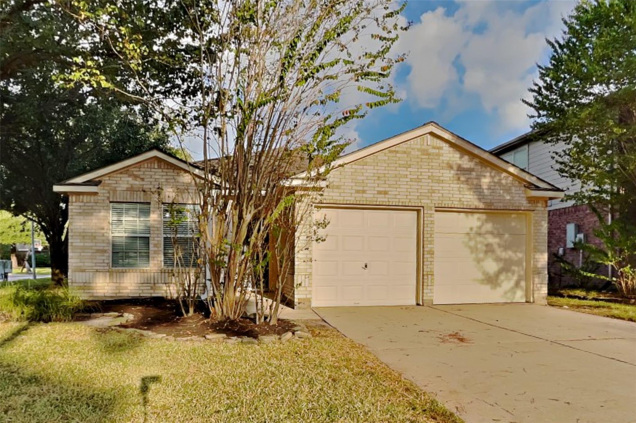 19307 Royal Isle Drive — photo