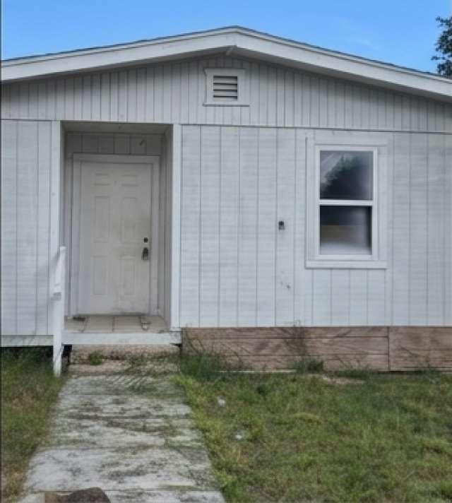 1800 Victoria Drive — photo
