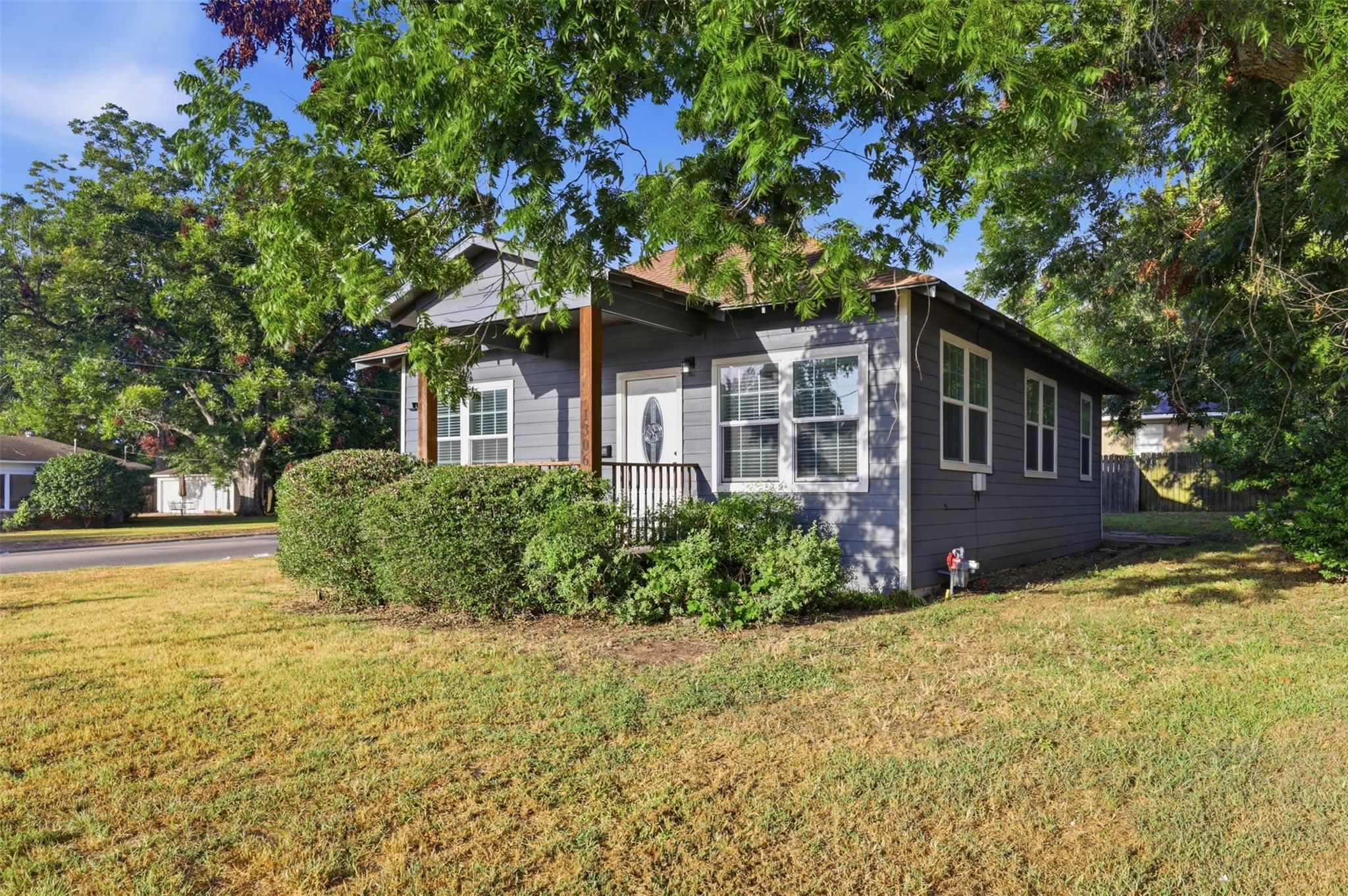 1306 S Austin — photo