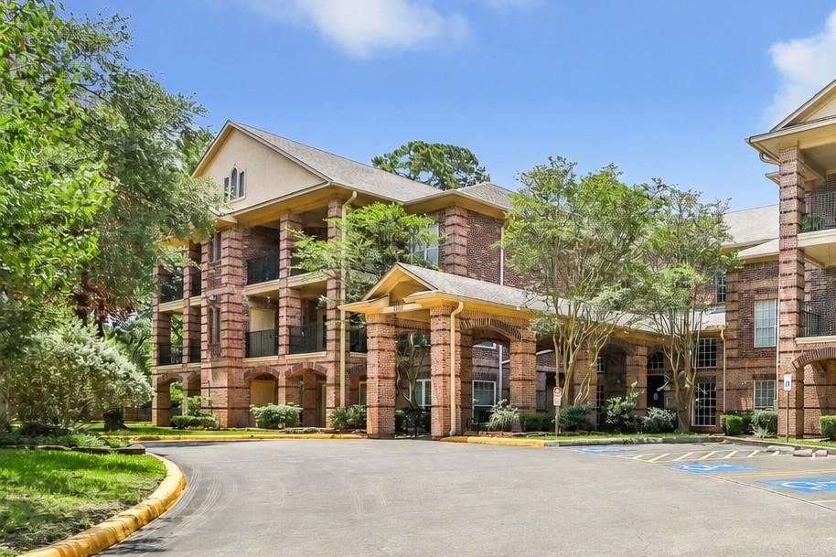 2803 Kings Crossing Drive #209 — photo