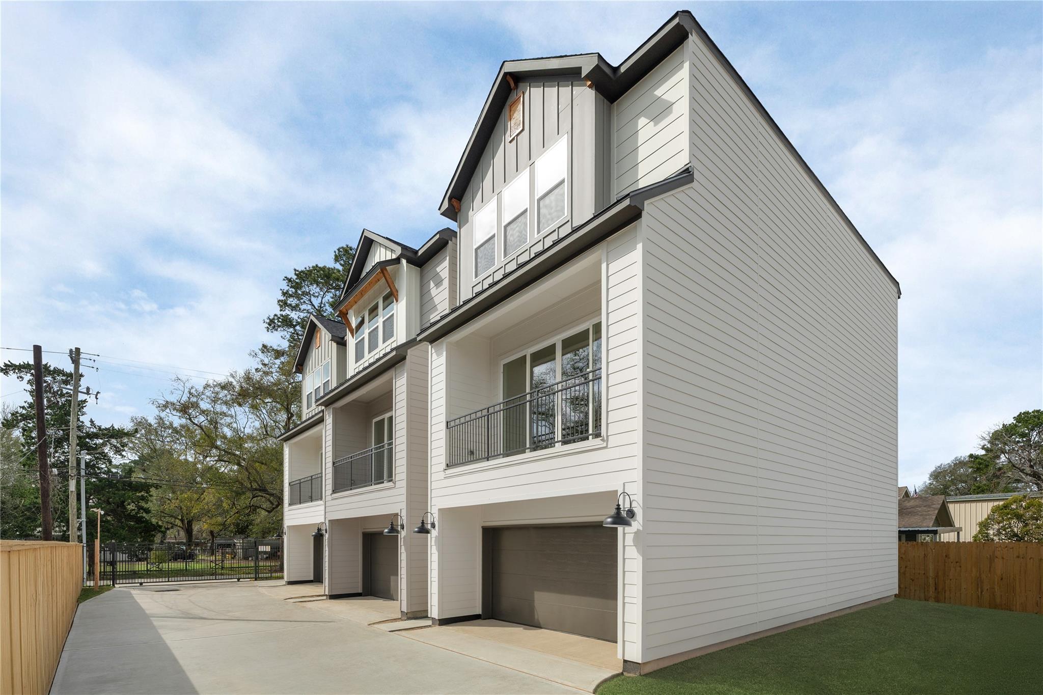 826 Curtin Street #F — photo