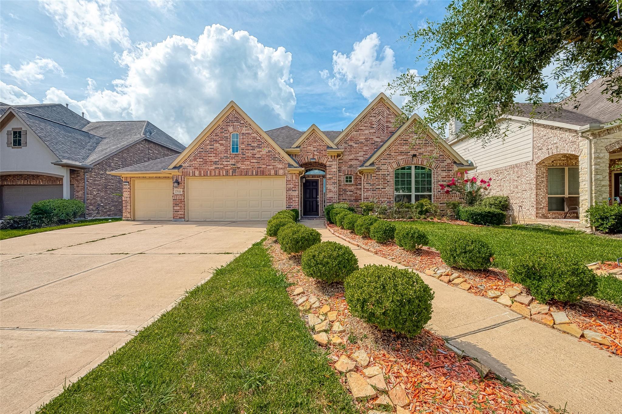 7122 Fall Creek Lane — photo