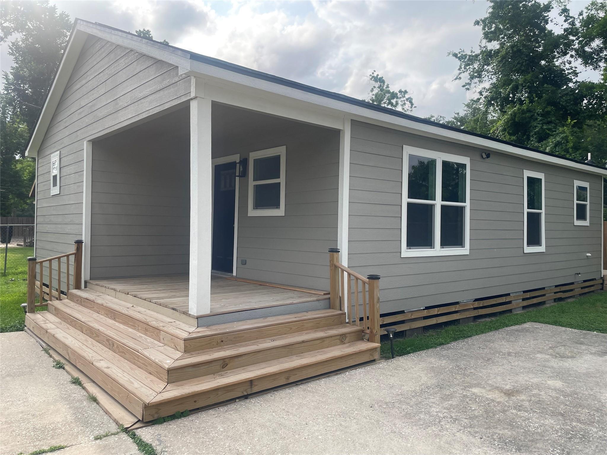 1072 Conklin Street — photo