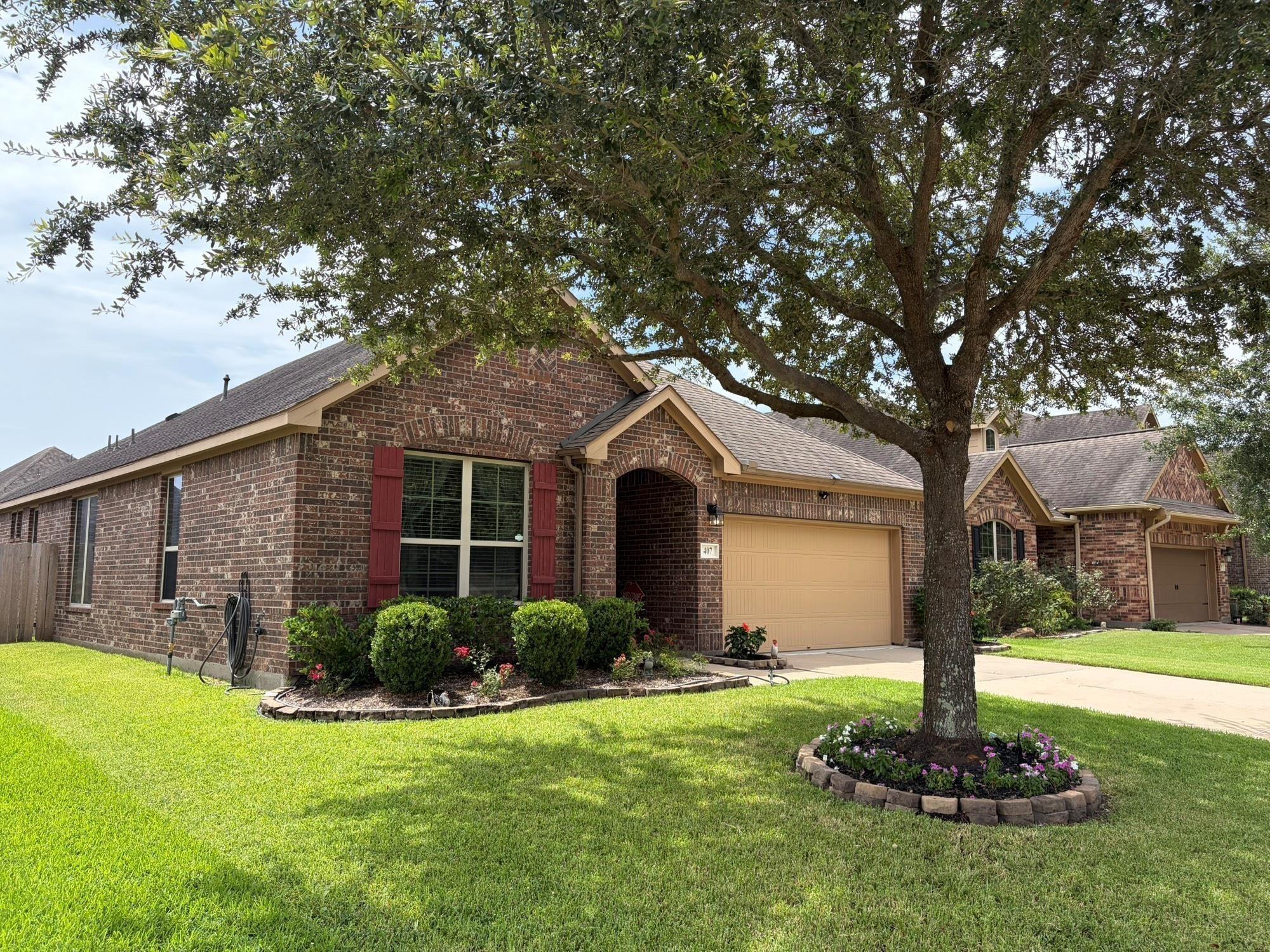 407 Iris Rose Ct — photo