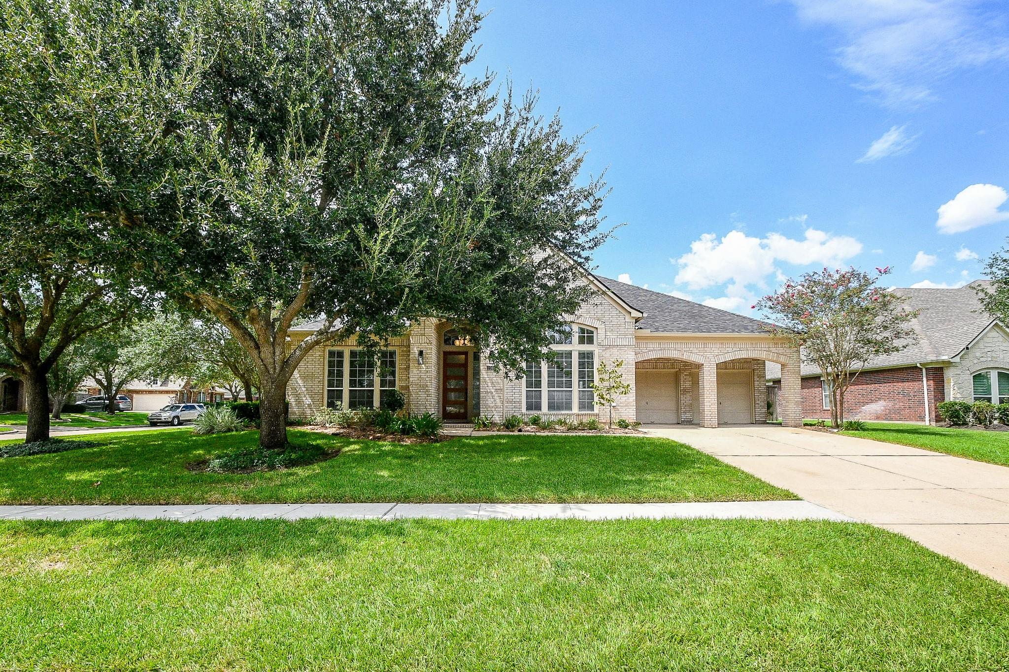 2303 Legend Woods Court — photo
