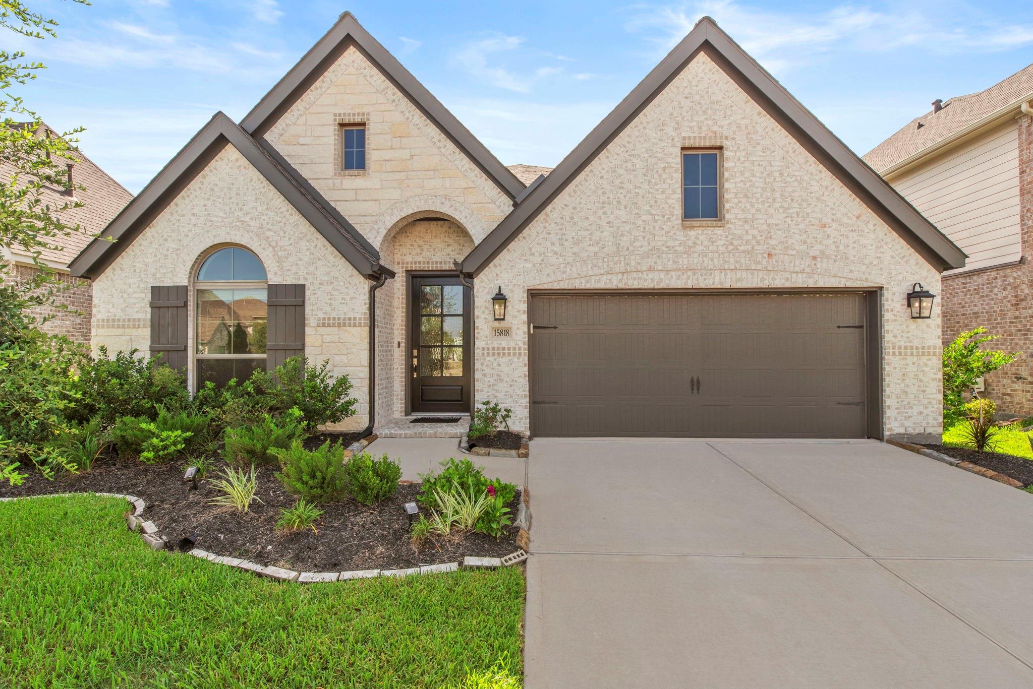 15818 Weston Ridge Drive — photo
