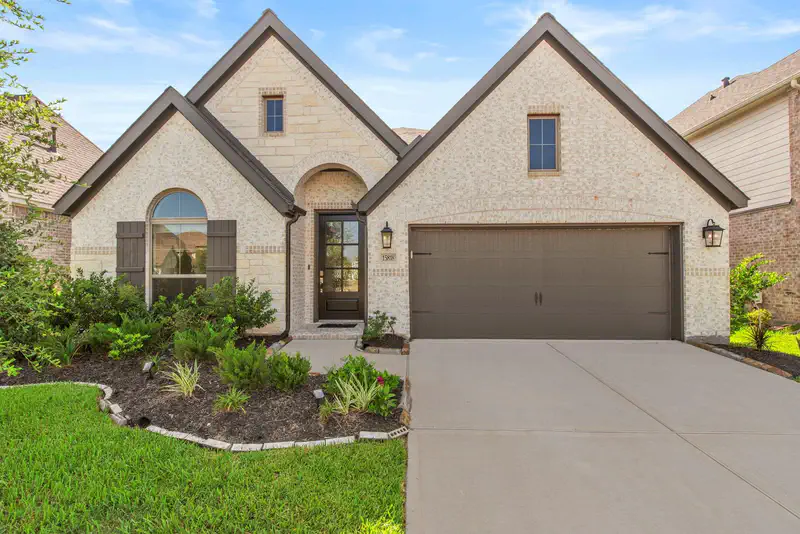 15818 Weston Ridge Drive — photo