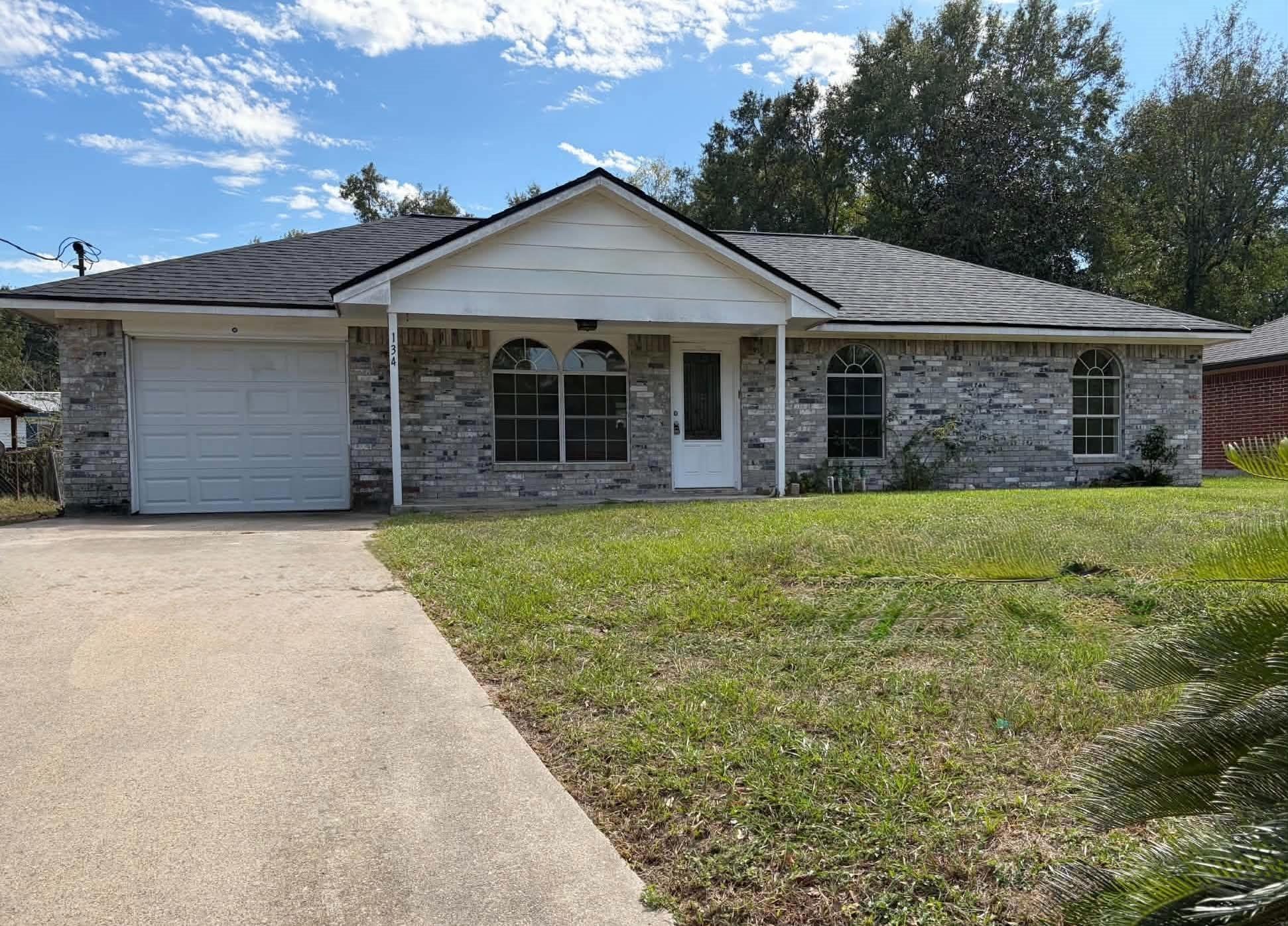 134 N Forest Drive — photo