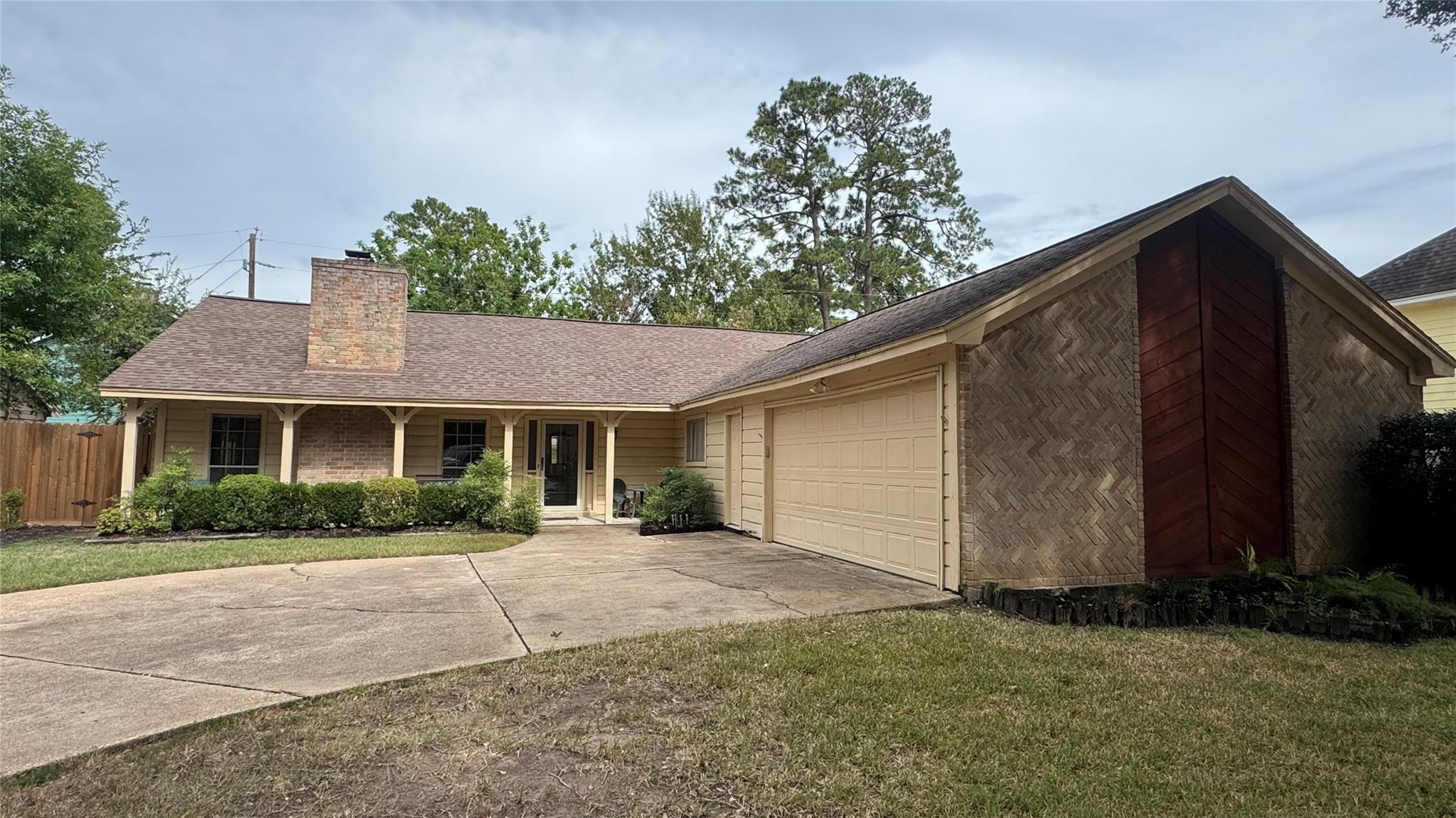 16418 Fox Crossing Lane — photo