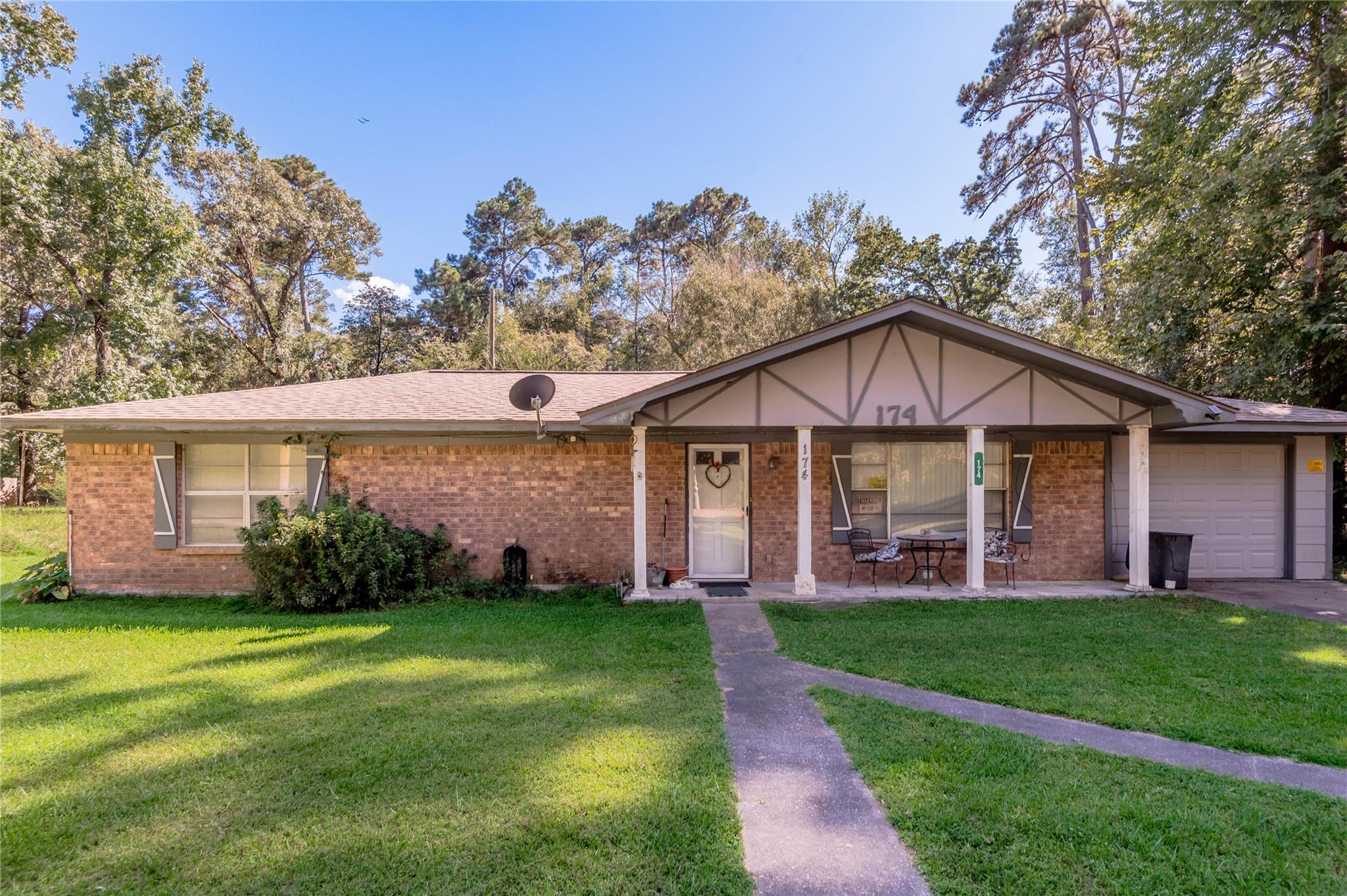 174 E Westwood Drive E — photo