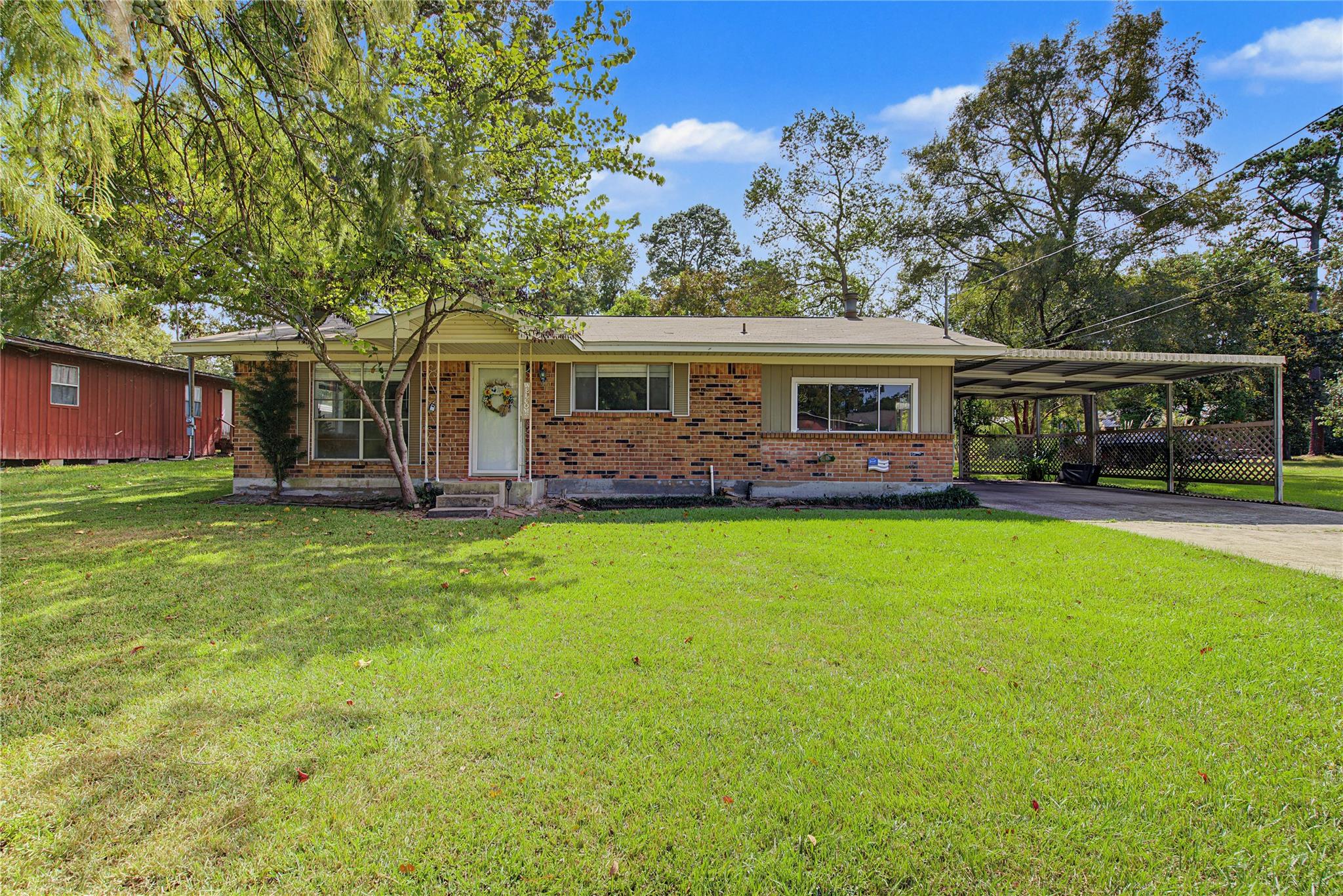 440 Lakeside Drive — photo