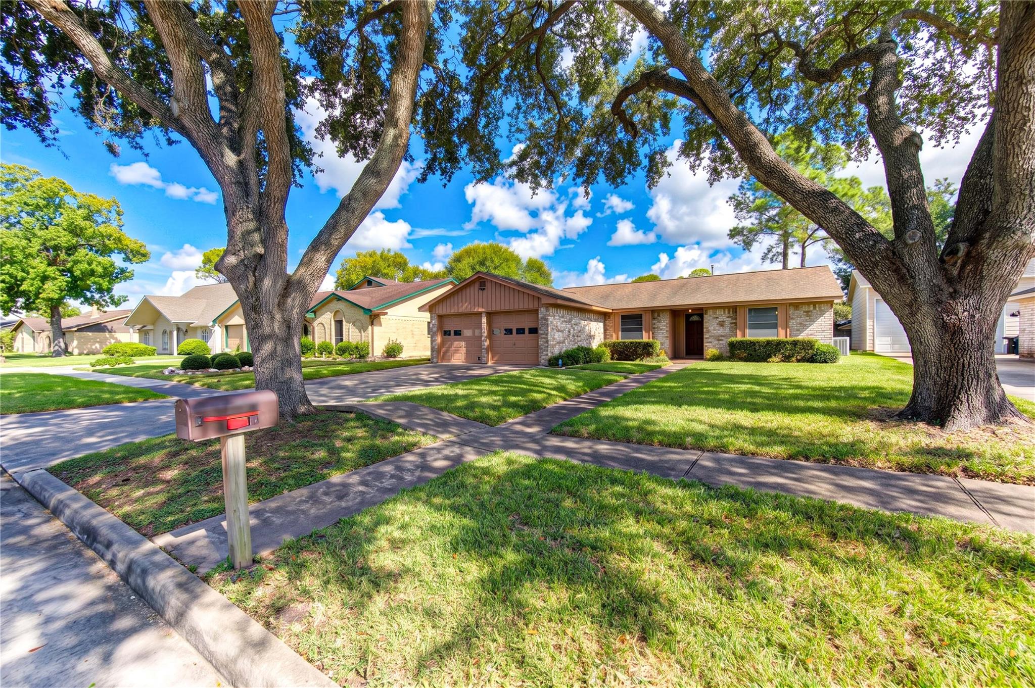 12230 Meadowdale Drive — photo