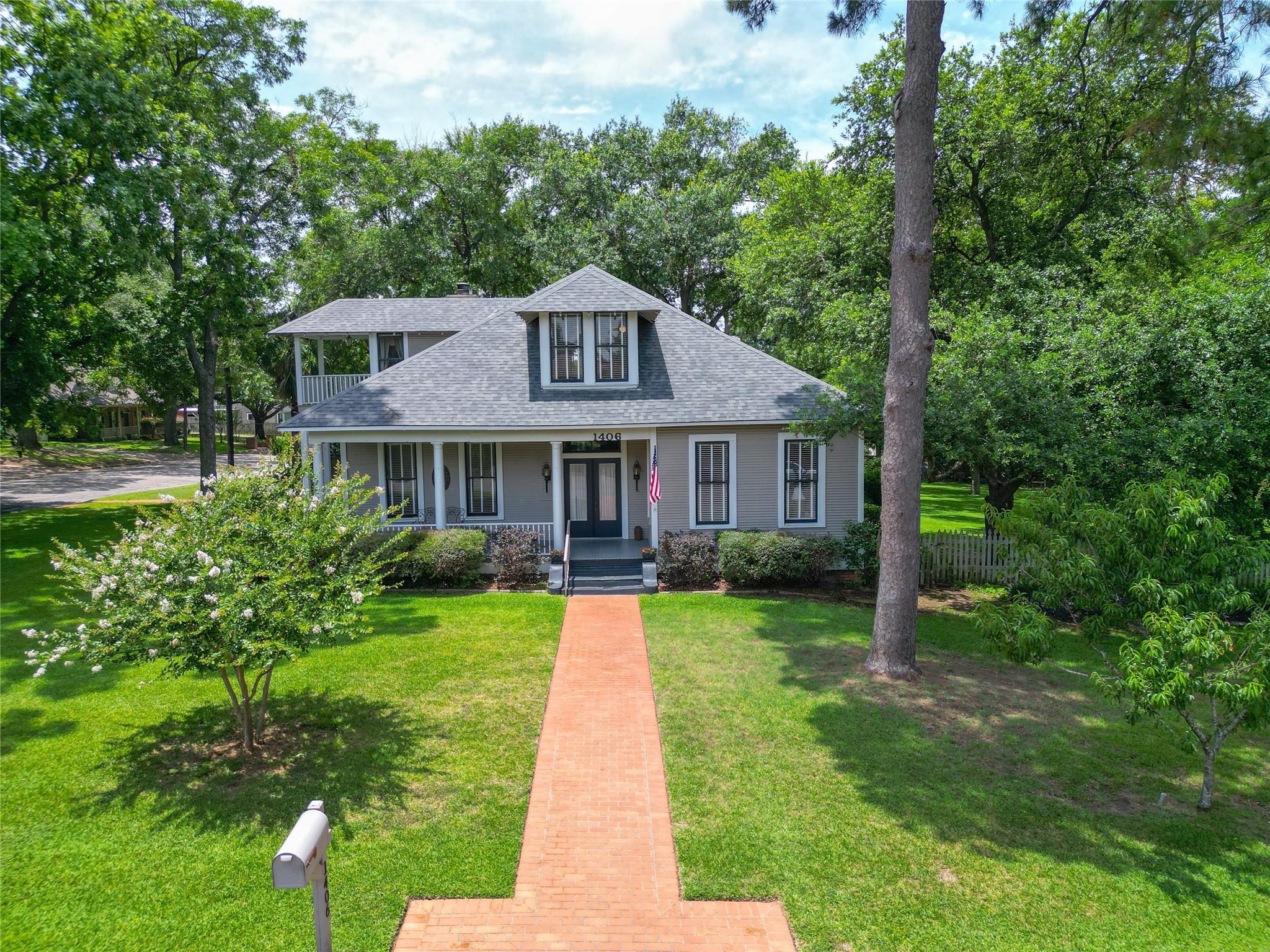 1406 Key Street — photo