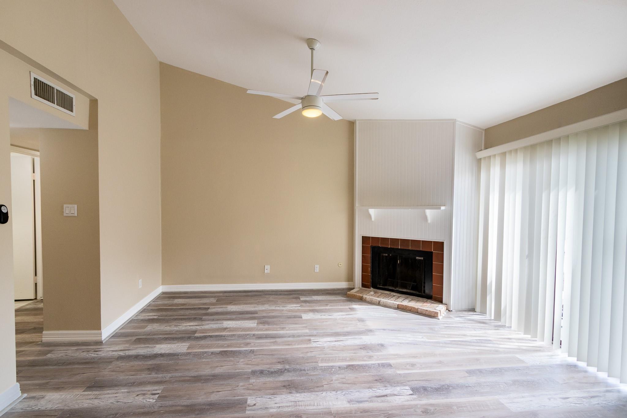 7140 N Holiday Drive — photo