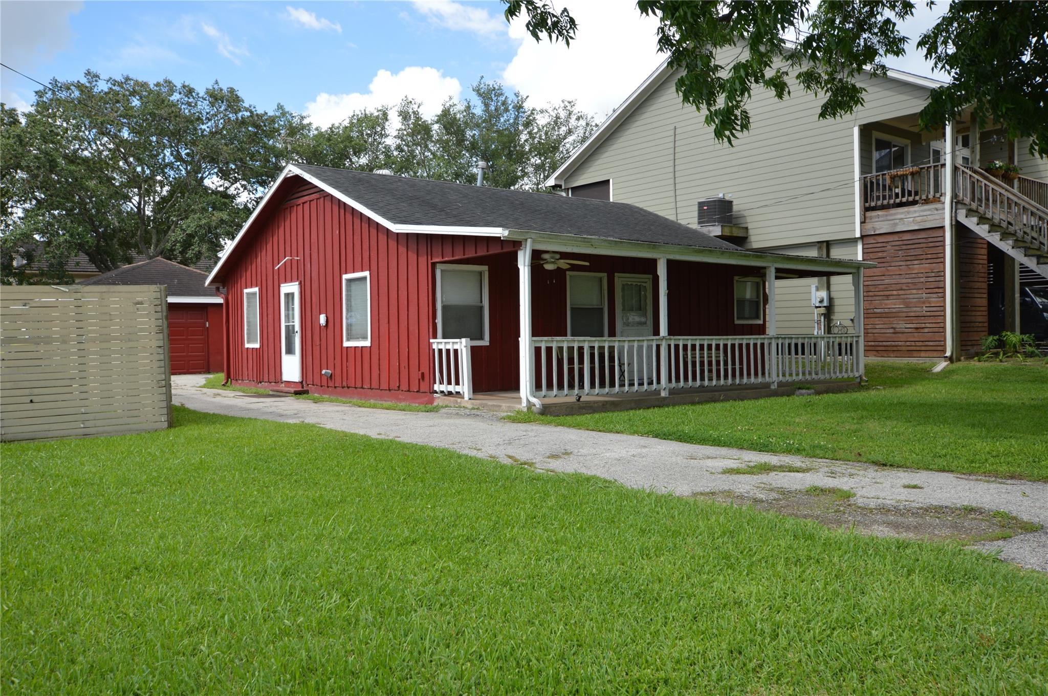 1821 E Winn Street — photo