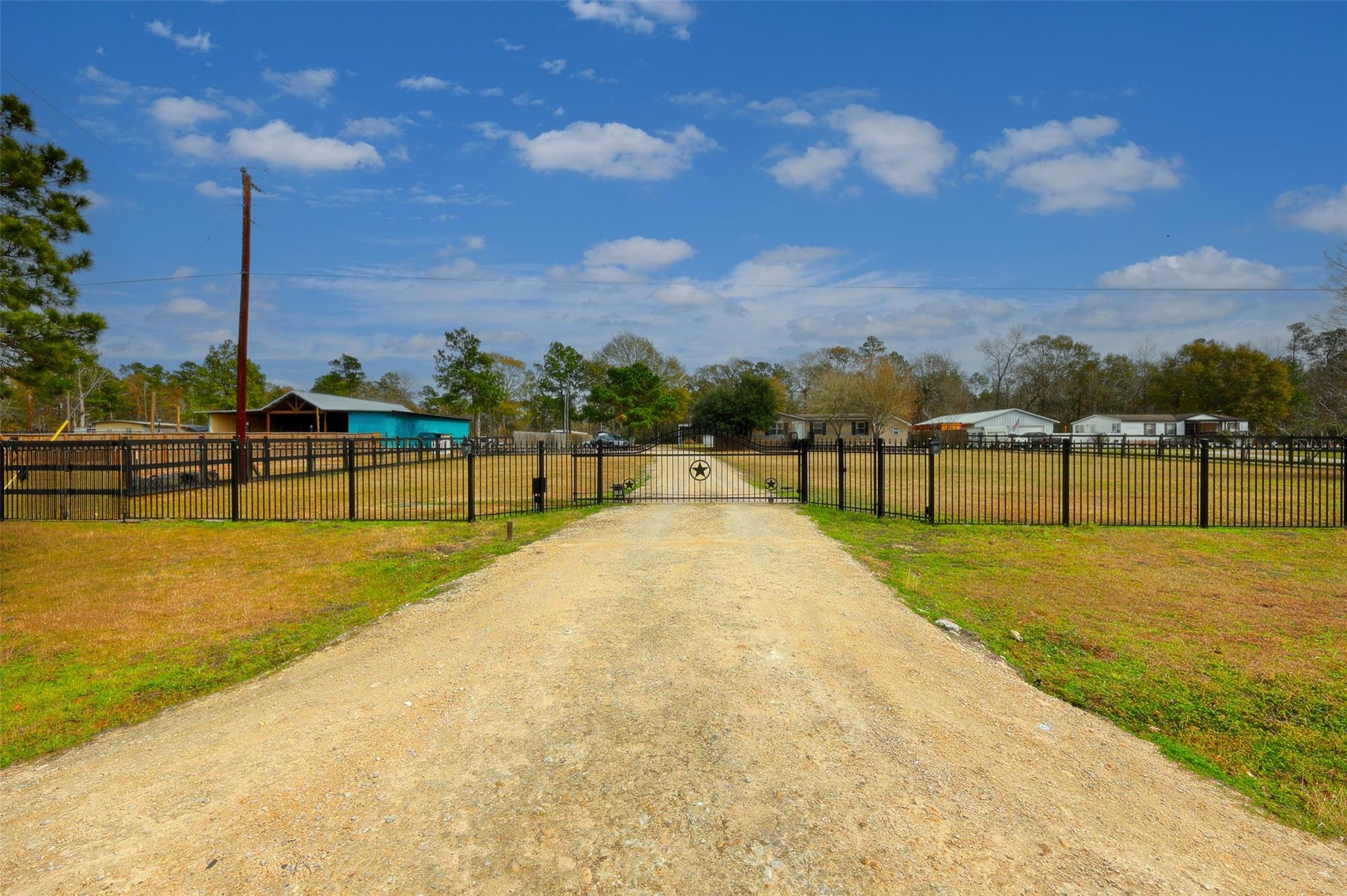 2373 Crockett Martin Road — photo