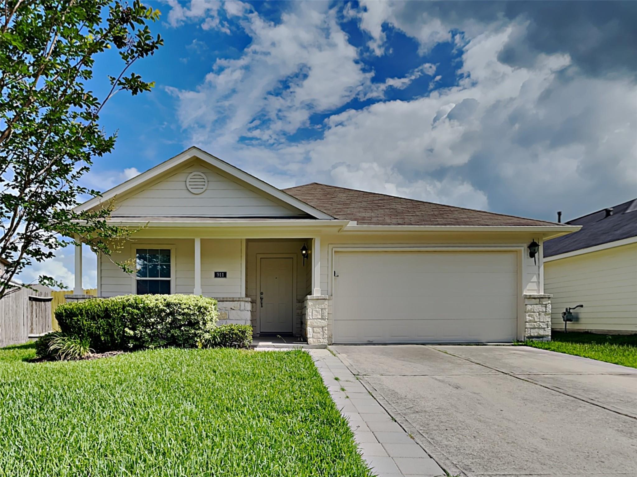 911 Lancaster Lake Drive — photo