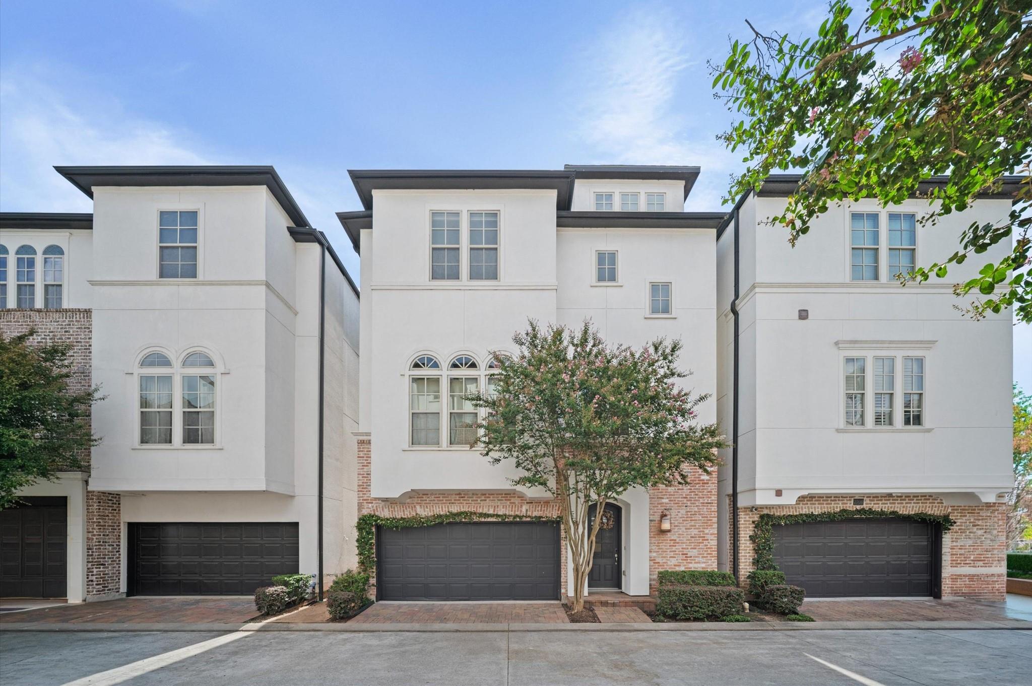 2710 Arabelle Grove — photo