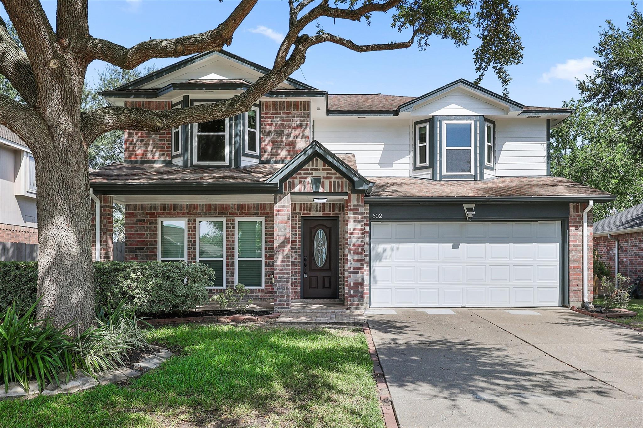 602 Oak Briar Drive — photo
