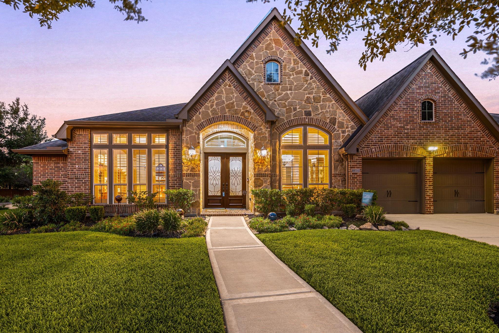 2203 Draycutt Drive — photo