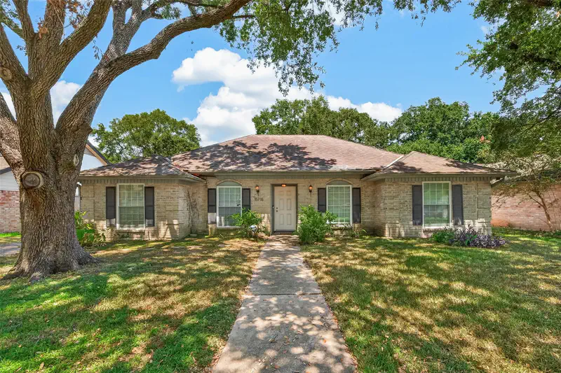 15718 Tumbling Rapids Drive — photo